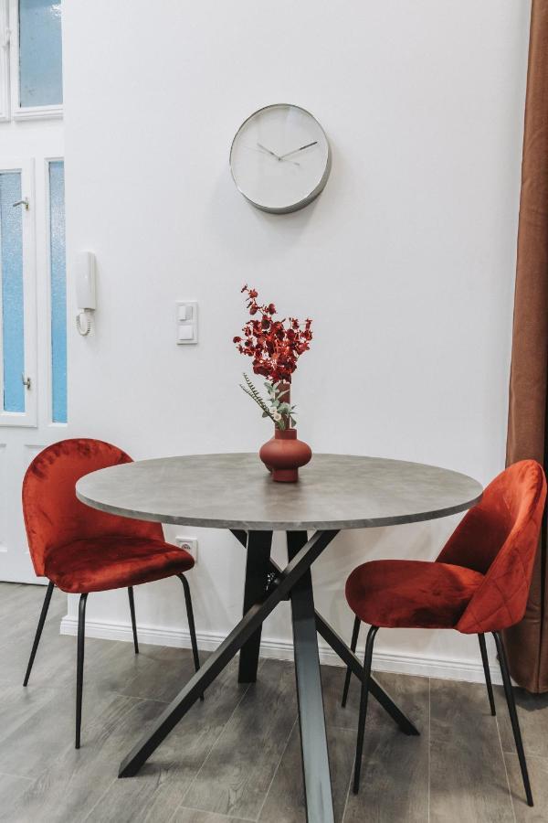 D84- Boutique Apartments, Best Location, By Bqa Boedapest Buitenkant foto